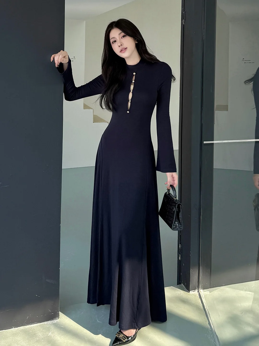 

Элегантное женское черное облегающее платье в стиле ретро, минималистское трапециевидное платье со вставками, расклешенный силуэт, базовый внутренний слой, осенне-зимнее пальто, юбка