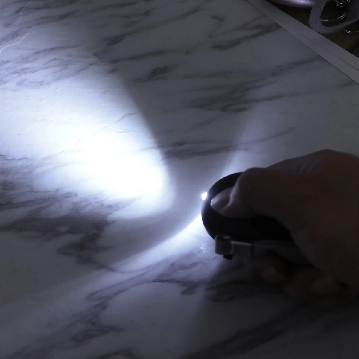 5Pcs 130db Wolf Proof Alarm Portable Tool with Built-in and LED Night Light Proof Alarm