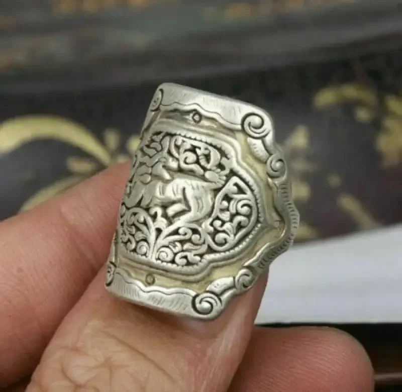 2.9 سنتيمتر الصينية القديمة مياو الفضة كيلين كيلين الوحش رئيس مجوهرات اليد الدائري التميمة فنغشوي