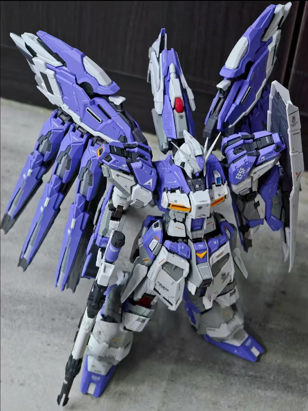 新しい VT V-TIGER MG 1/100 RX-93-ν2 Hi-ν HI-NU VT01 組立モデルキット合金スケルトンアニメアクションフィギュアロボットプラスチックモデルおもちゃ