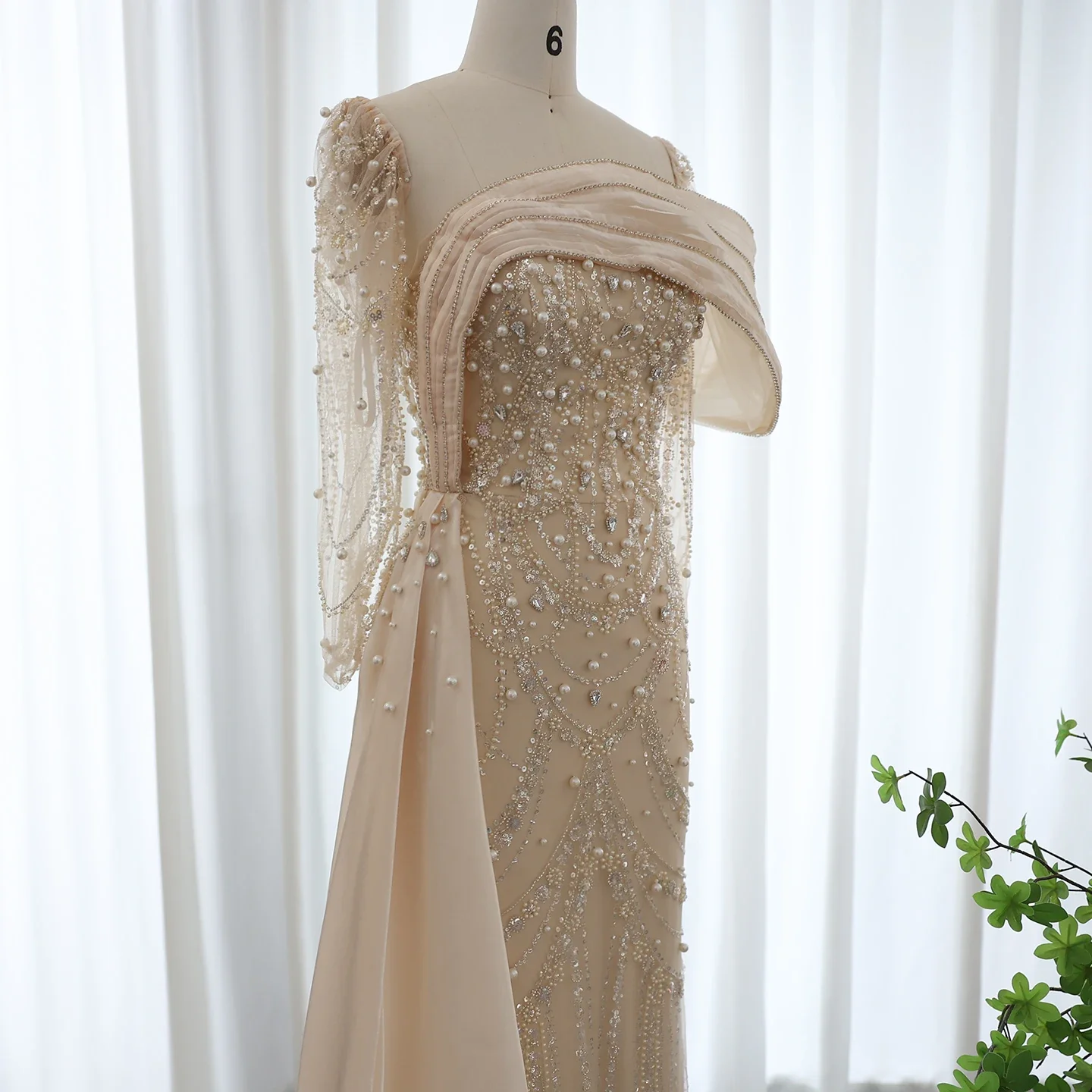 Sharon Said Luxuriöses Nude-Kristall-Meerjungfrauenkleid mit Überrock, Langen Ärmeln, Dubai Hochzeits- und Abendkleid SS256 Maßanfertigung – Detail 8