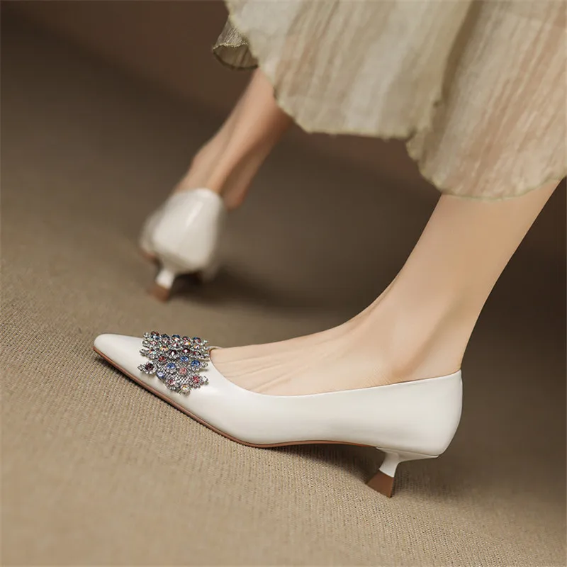 

Новая весенне-осенняя женская обувь из натуральной кожи, женская обувь с острым носком, модные лоферы со стразами, женские туфли-лодочки с неглубоким носком