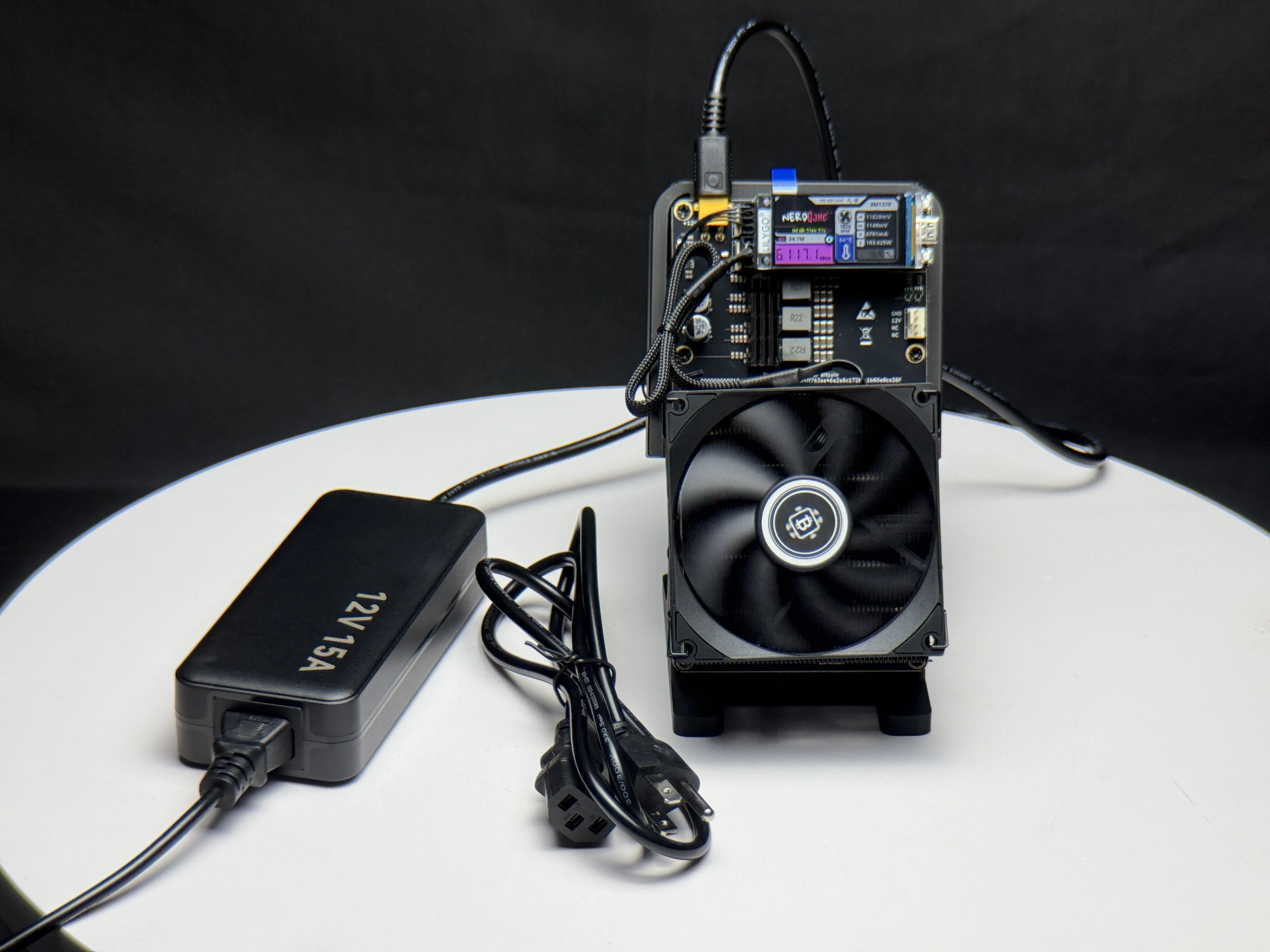 Nieuwe verbeterde NerdQaxe++ Rev 6.1 6T Blockchain Open Source Miner Professionele Crypto Mining Machine