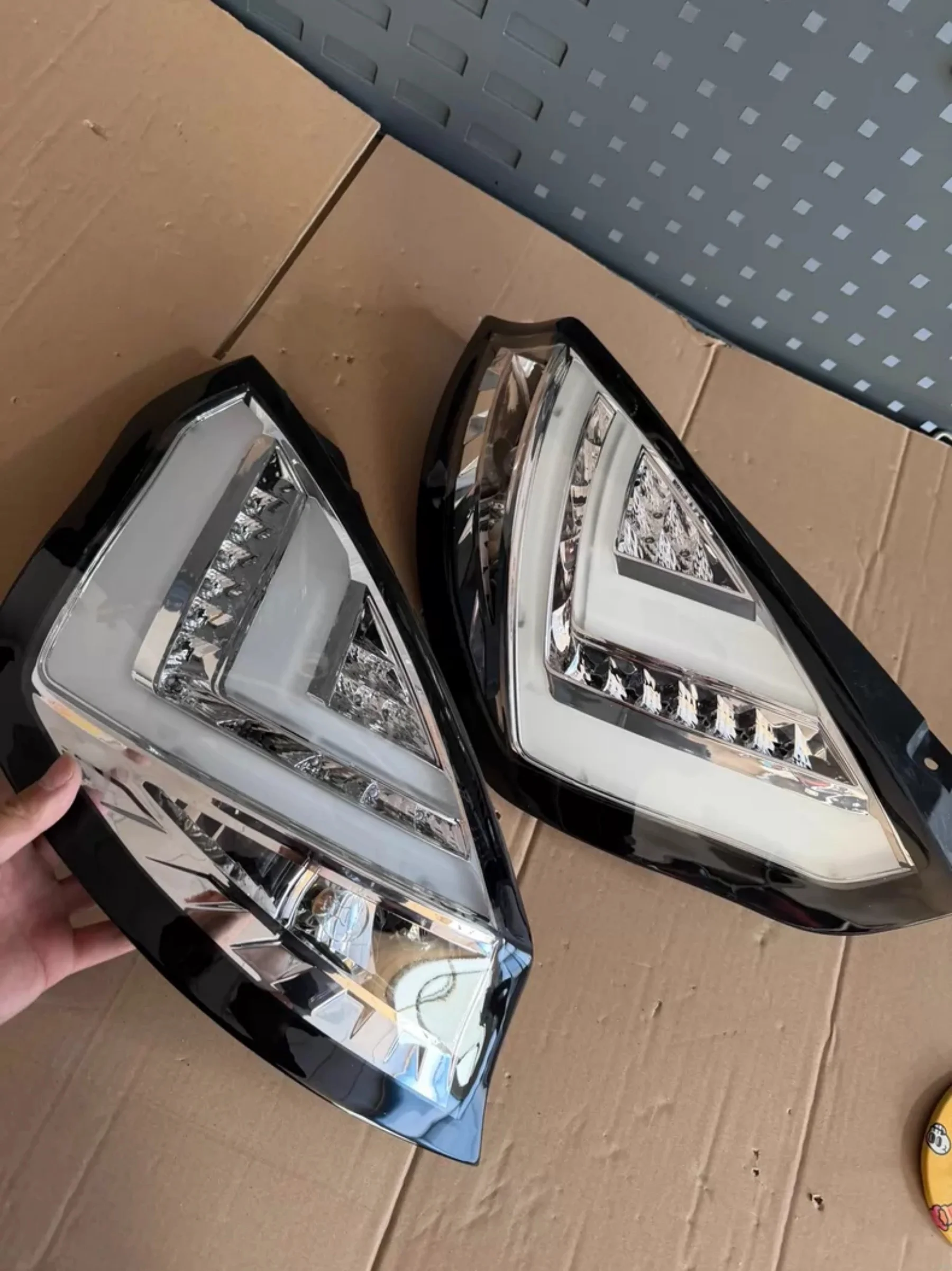 

Car LED Tail Light for Ford Fiesta 09-15 taillight Brake Driving Reversing Lamp Turn Signal