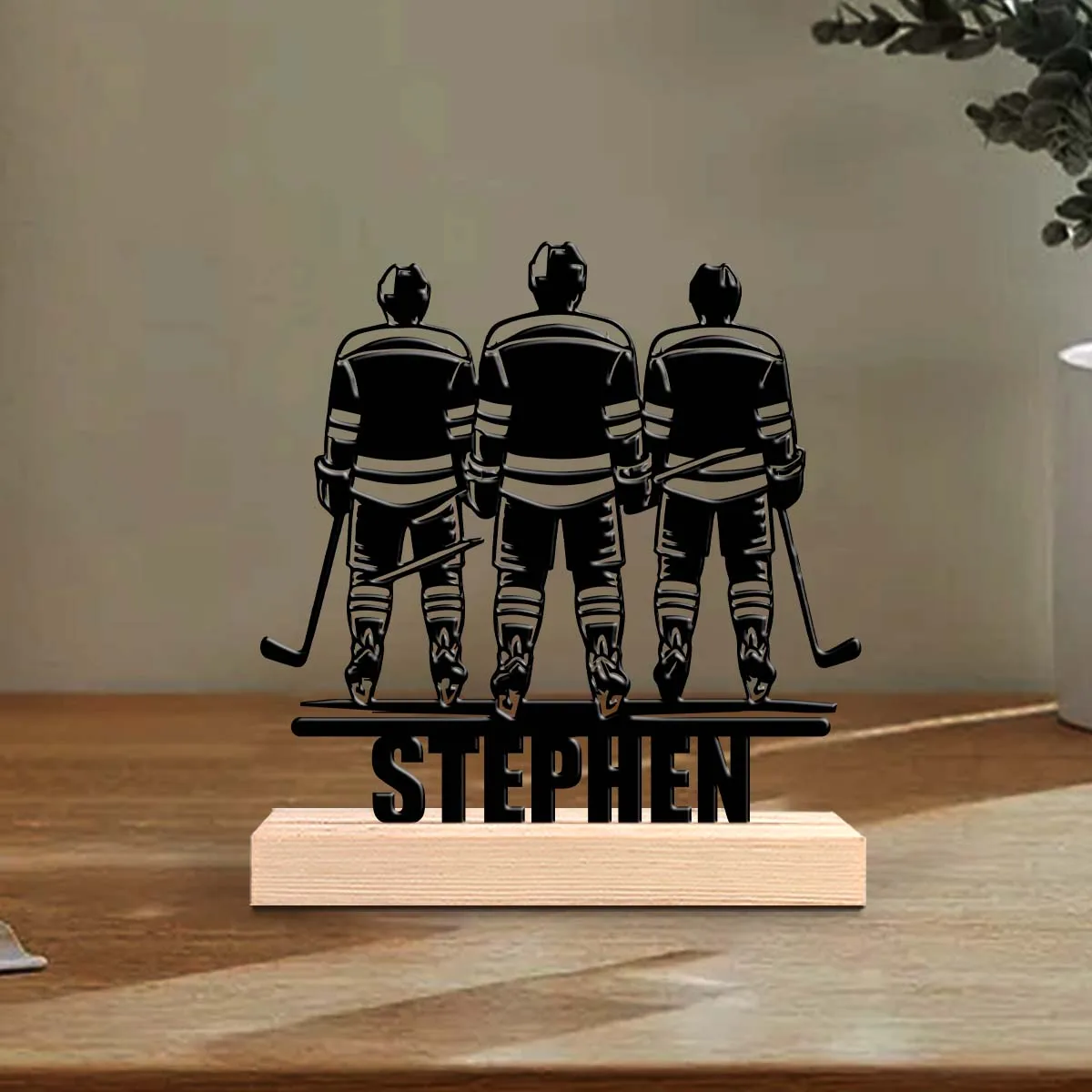 1pc Customized Minimalist Metal Ornaments Custom Name Equipped with Wooden Base Housewarming Gift,Metal Ornament Decoration