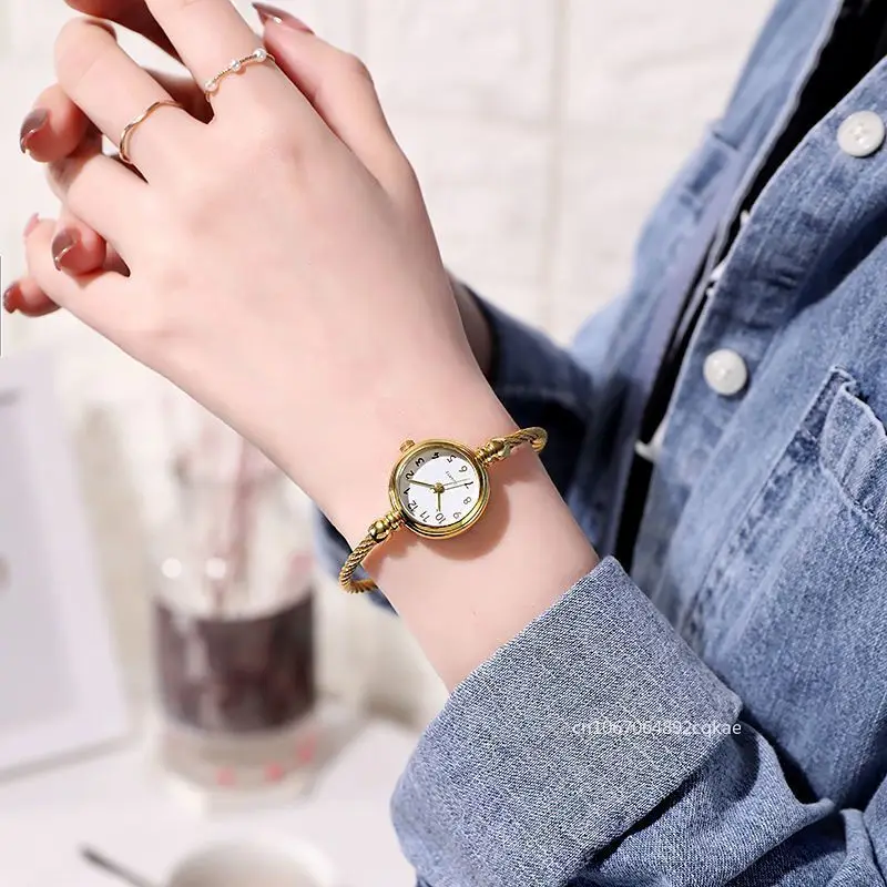 

Luxury Vintage Fashion Gold Silver Women Dress Watches Casual Exquisite Quartz Alloy Bracelet Watch Analog Wristwatches Reloje