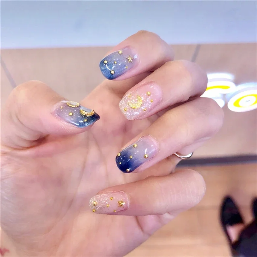 24PCS Short Model Full Cover Silver Blue Star Moon Fake Nails Glossy Press on Nail Art Finished Product Removable Reusable Nails