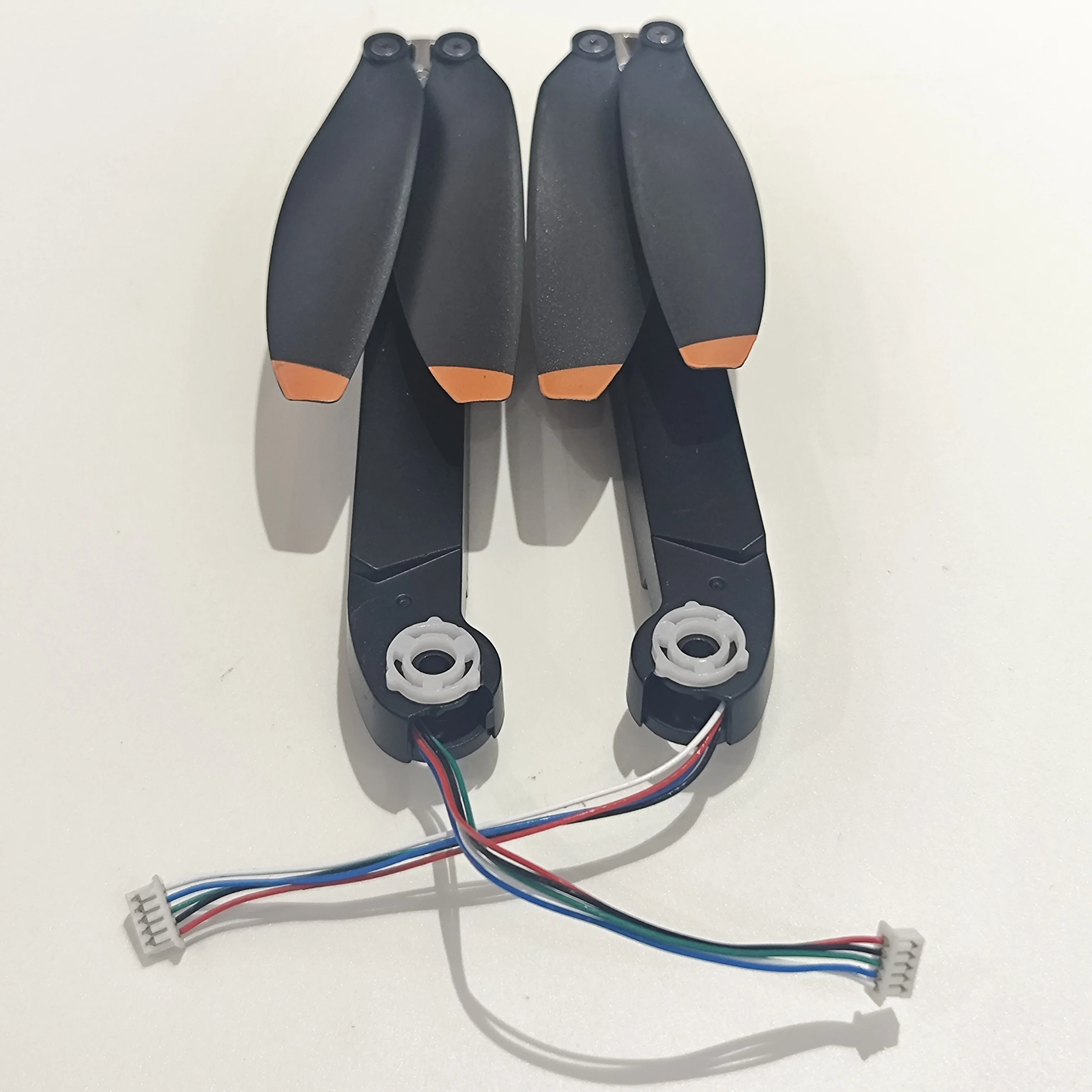 

2PCS Brushless Motor Rear Arm A/B With CW CCW Propeller Blade Accessories for K919 MAX Foldable Drone K919MAX RC Quadcopter Arms