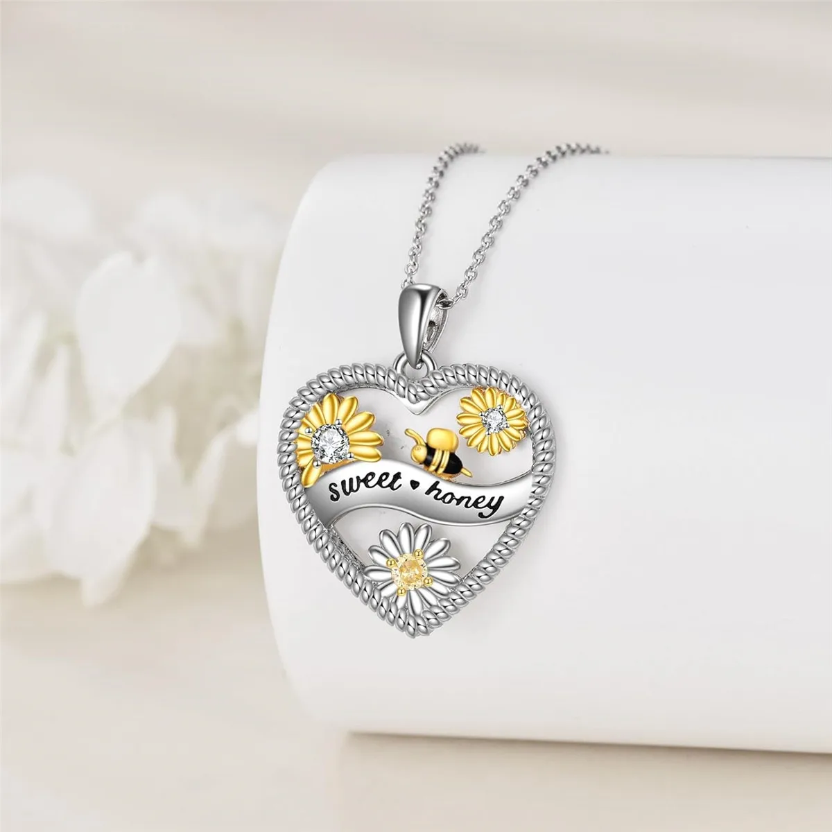 Elegant Heart Shaped Bee Sunflower Pendant Necklace for Women Fashionable Sweet - Honey Jewelry Unique Valentine's Day Gifts