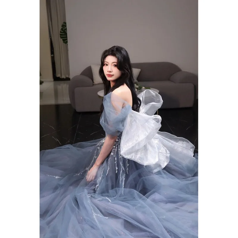 ชุดเดรสสีน้ำเงินแบบใหม่ คอวี ทันสมัย เหมาะสำหรับการแสดงคณะนักร้องประสานเสียง พิธีสำเร็จการศึกษา งานแต่งงาน งานวันเกิด งานพรอม งานเลี้ยง งานราตรี