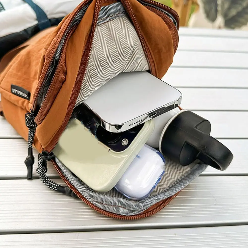 حقيبة كتف نايلون بلون سادة خفيفة الوزن ذات سعة كبيرة حقيبة كروس رياضية على الطراز الكوري حقيبة صدر خارجية متعددة الوظائف