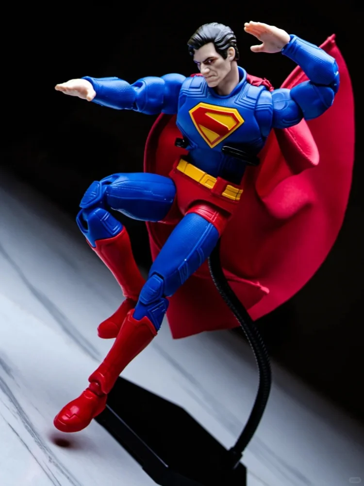 Disponibile Originale Blokees Supeman Action Figure Dc Toy Classe Classica 2025 David Modello di Montaggio Kit Bambola Ragazzi Regalo di Halloween