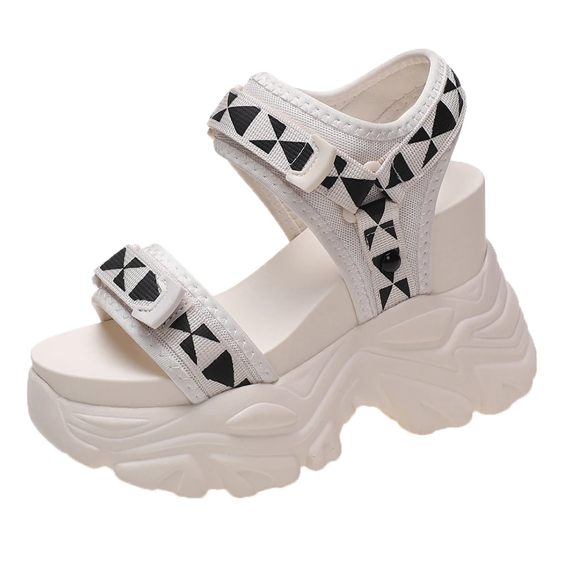 Thick-soled Sponge Cake Sports Sandals Women Wear Wedges Summer Increase Explosions Hook Loop and Rome To Rest Beach Sandals.