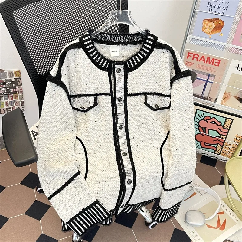 

Мужской модный свободный вязаный кардиган в стиле деконструкции с черно-белыми вставками, вдохновленный эстетикой малых ароматических композиций