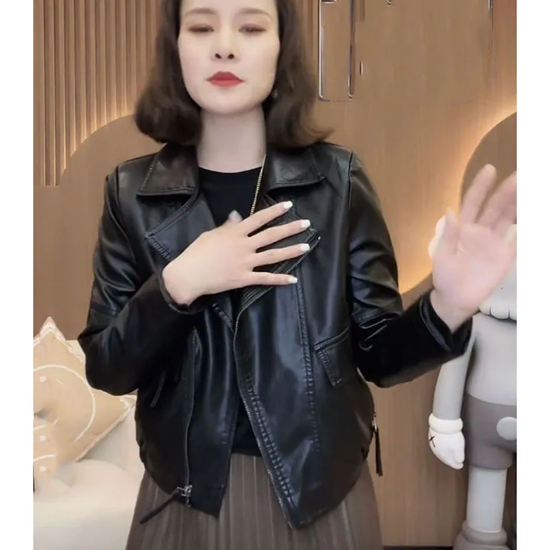 เสื้อแจ็คเก็ตหนังซิปแบบนุ่มสำหรับผู้หญิง สไตล์ฤดูใบไม้ผลิและฤดูใบไม้ร่วง เสื้อแจ็คเก็ตหนังลำลองสำหรับผู้หญิง แฟชั่นเกาหลี เสื้อคลุมอเนกประสงค์