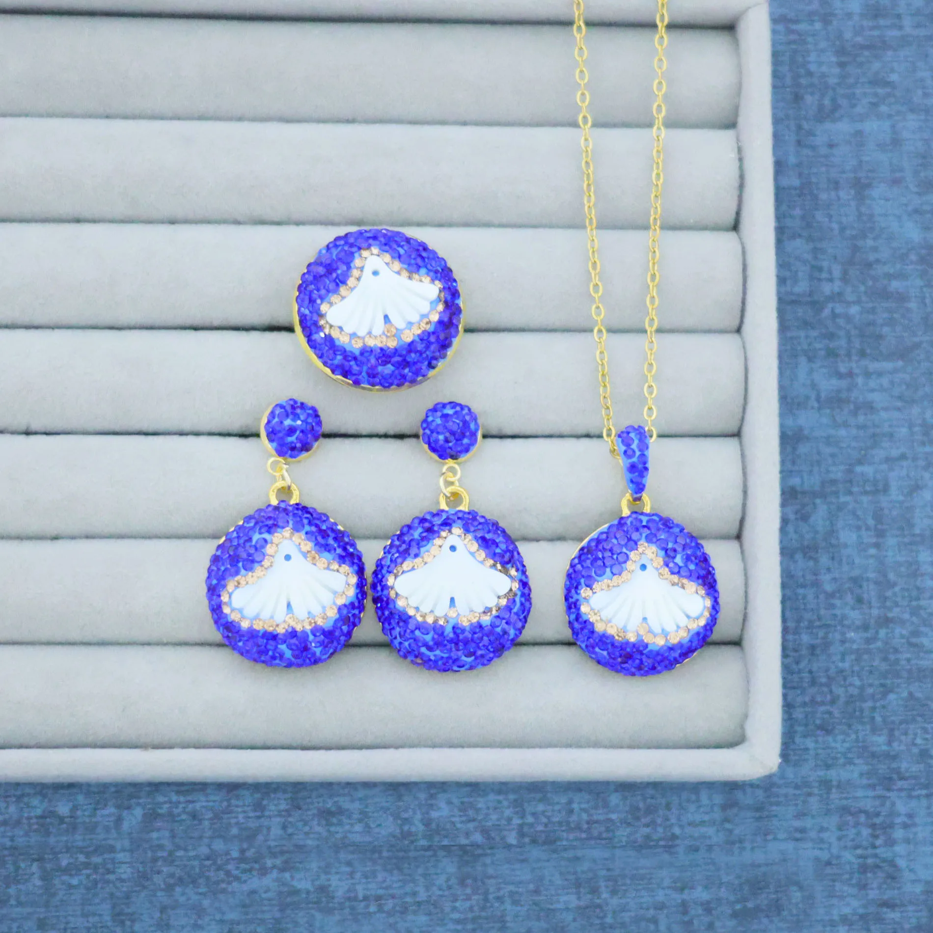 New style shell slice shell DIY jewelry inlaid earrings pendant ring three-piece set real shell manufacturer wholesale