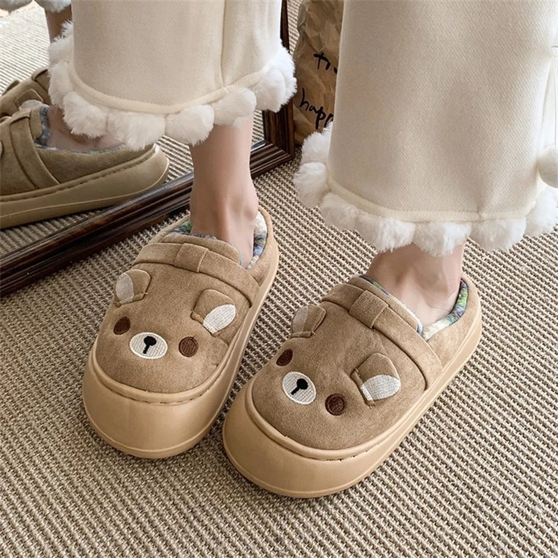 شبشب منزل الدب القطيفة اللطيفة من Rilakkumaed للرجال والنساء، جزء سفلي ناعم مضاد للانزلاق، أحذية قطنية للاستخدام الداخلي والخارجي، غرفة نوم شتوية دافئة