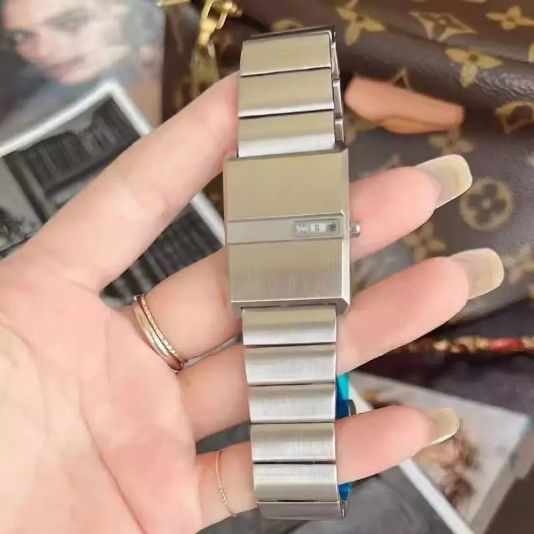 ساعات الزوجين الراقية الساعات النسائية حالة مربعة الكوارتز صديقة للبيئة أزياء بسيطة الرجعية تصميم ضوء العلامة التجارية الفاخرة بالجملة