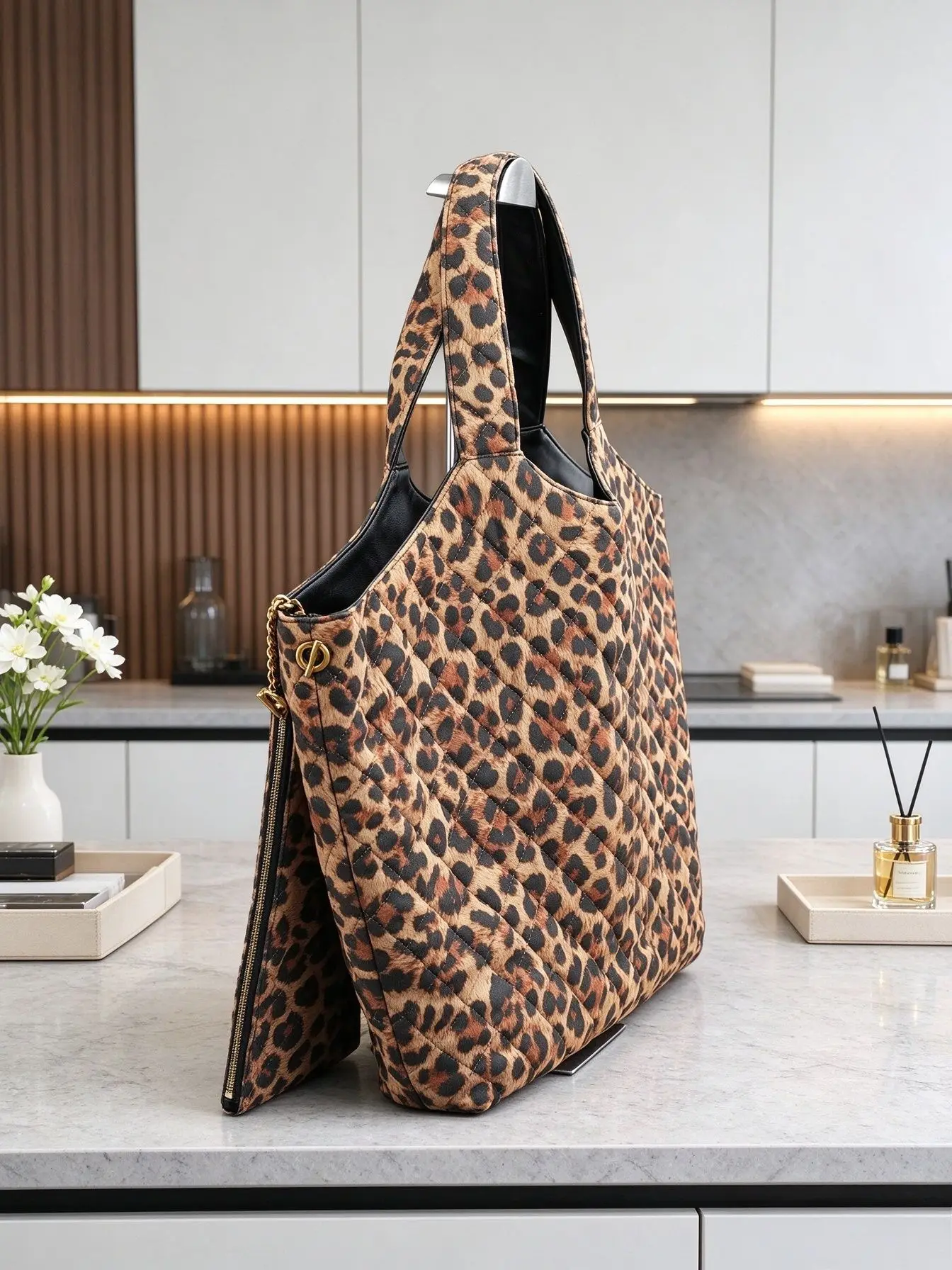 Unisex Leopard Print Quilted Tote Bag Set Large Capacity Top Handle Shoulder Handbag With Matching Zipper Small Pouch