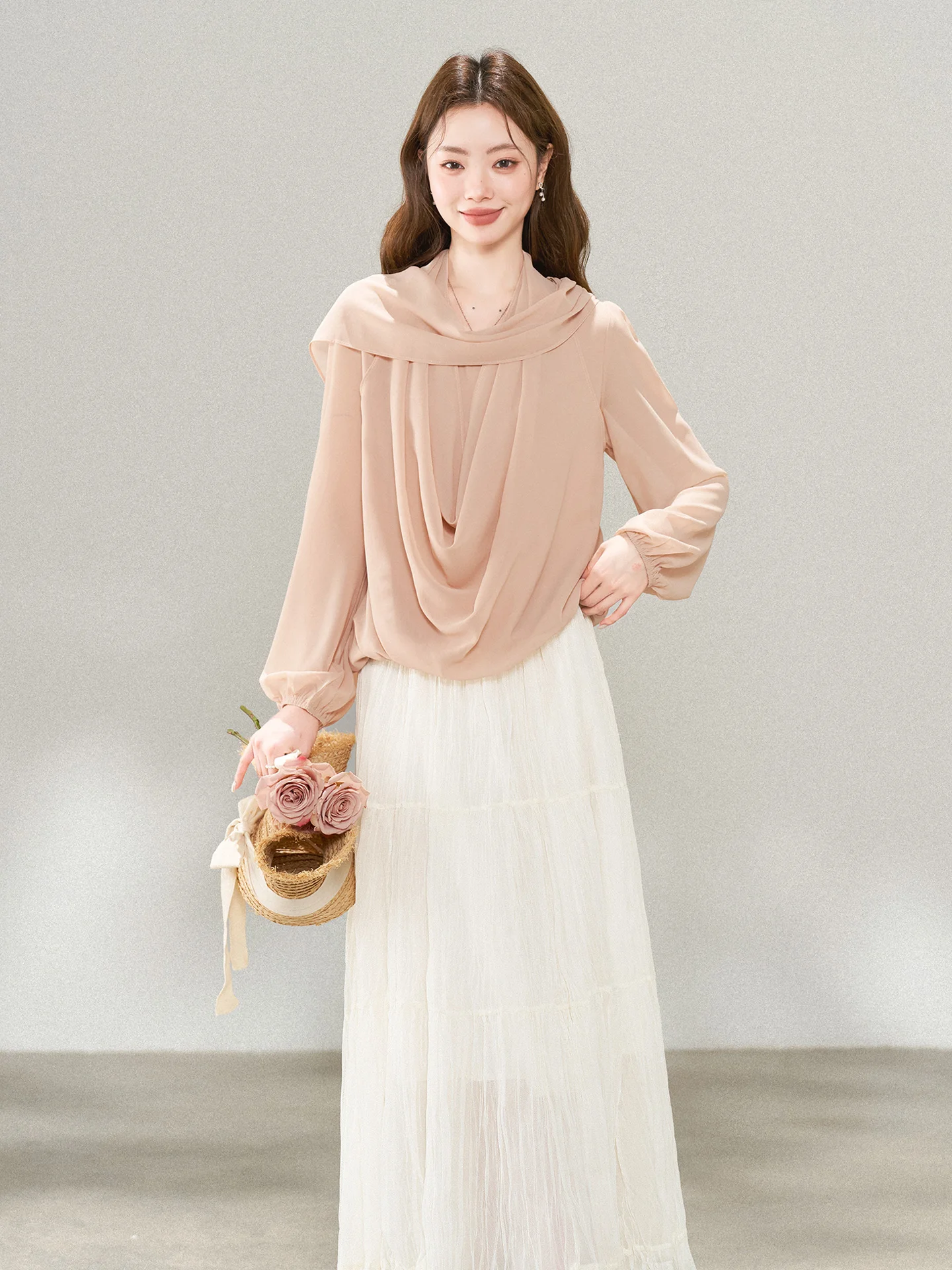 

Весенний модный комплект женской одежды премиум-класса: юбка и топ с уникальным дизайном, длинный рукав, шифоновая юбка с завышенной талией.