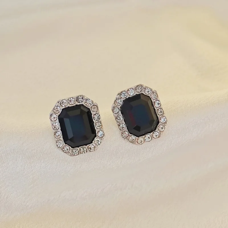 Elegant Black Geometry Stud Earrings for Women Rhinestones Acrylic Square Earrings Party Classic Design Trendy Jewelry Girl Gift