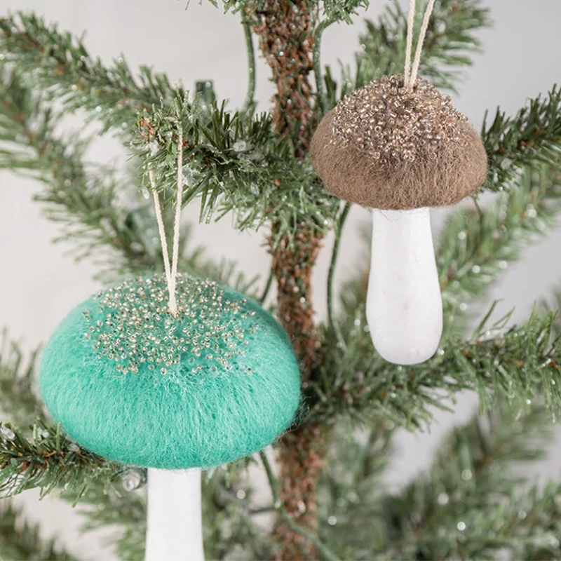 

2Pcs/Set Christmas Mushroom Hanging Cute Felt Mushroom Decoration Gift Green and Brown Christmas Tree Decoration