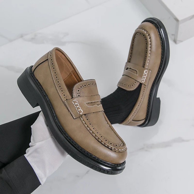 Retro Men Loafers Black Brown Men Casual One-foot Light Comfortable Fashionable Brogue Leather Shoes Size 38-46 Men Shoes