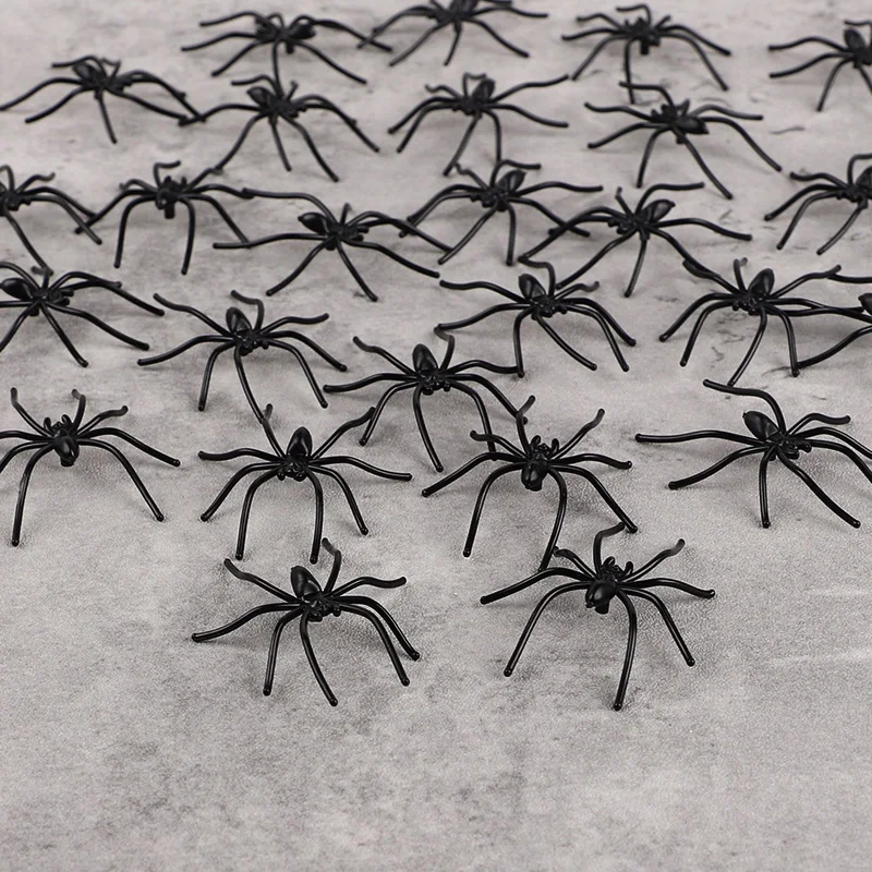 50/100 Stuks Halloween Spider Scary Lichtgevende Glow Spider voor Halloween Party Thuis Indoor Outdoor Web Decoratie Spookhuis rekwisieten