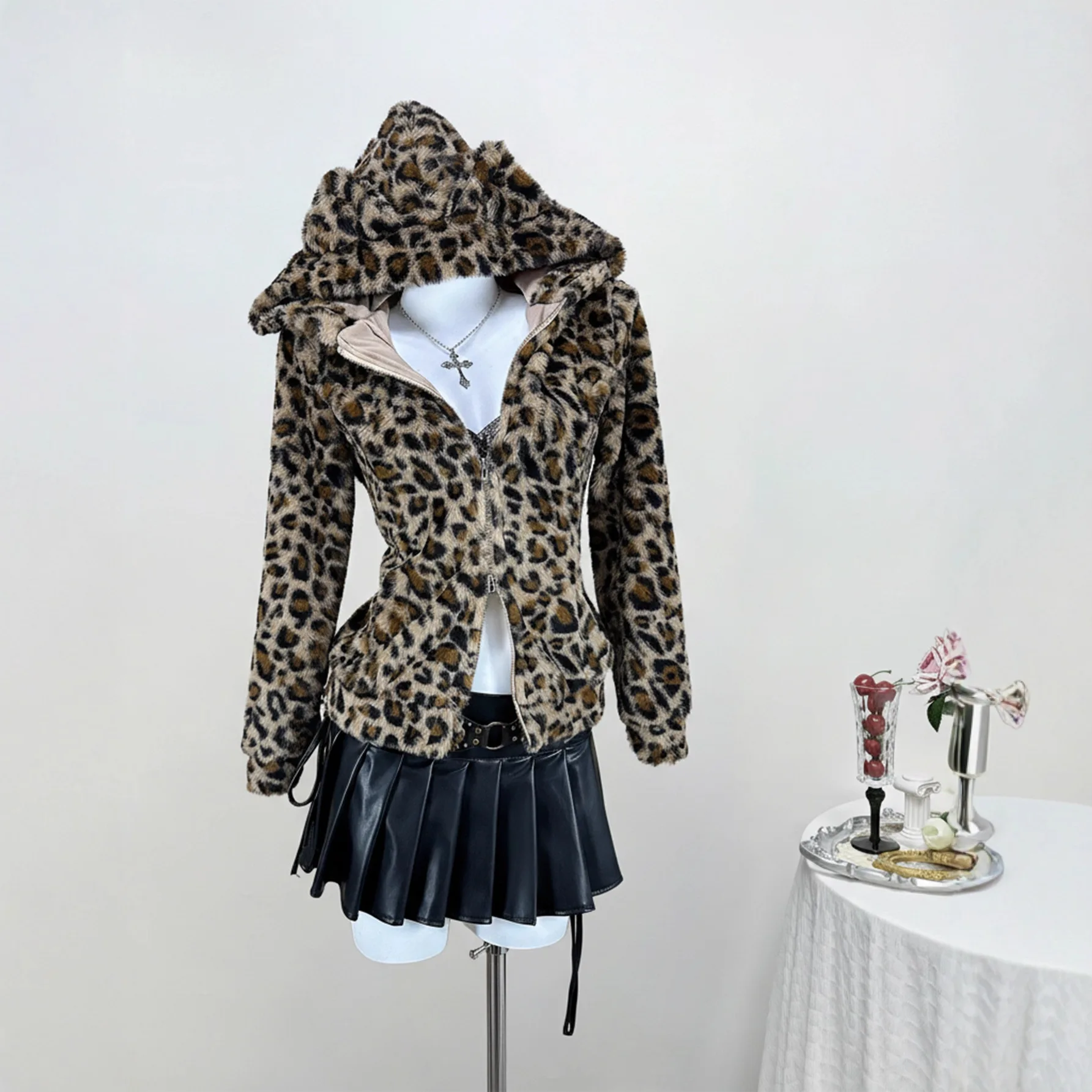 

Women Sweatshirts Leopard Print Hoodies Cat Ear Pocket Zipper Hooded Long Sleeves Slim Fit Casual Office Lady 2026 Autumn Winter