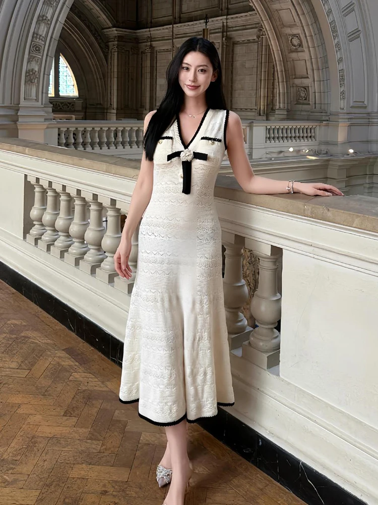 Small fragrance sleeveless knitted dress for women - Color-matching V-neck bow tie belted floor-length skirt - 2026 new style