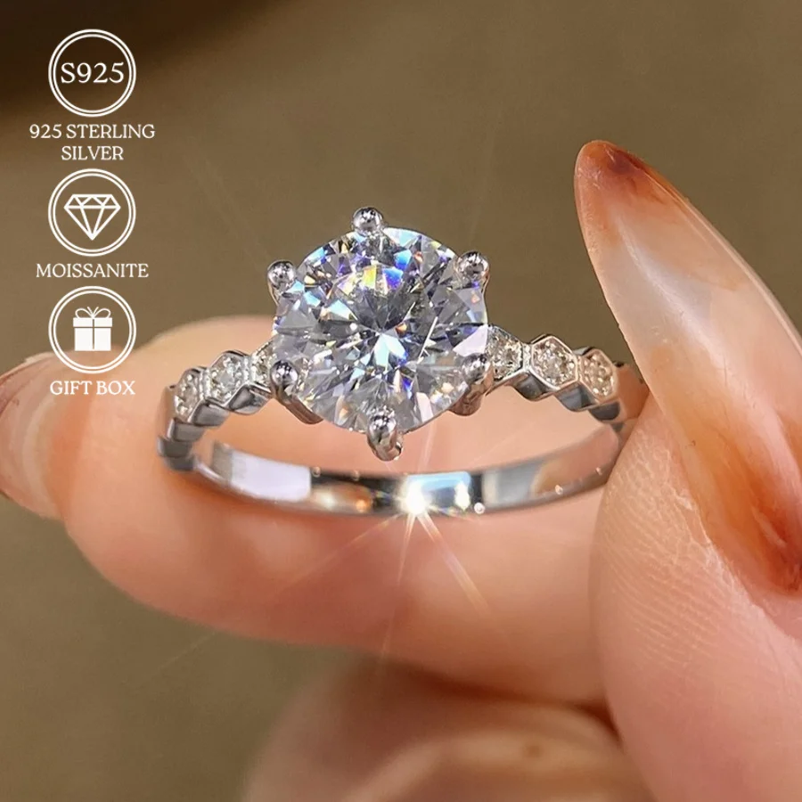 

1 Pc 1/2Carat The Exquisite 925 Silver Moissanite Ring, Elegant and Shining, An Excellent Choice for Anniversary Gifts.