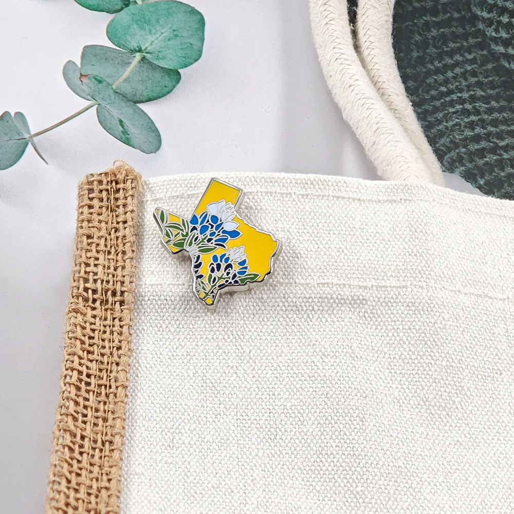 Texas Bluebonnet Emaille-Pin in Form einer Staatskarte, Blumenbrosche, Metallabzeichen, Anstecknadel, US-Reisesouvenir, Schmuckgeschenk für texanische Freunde – Detail 5