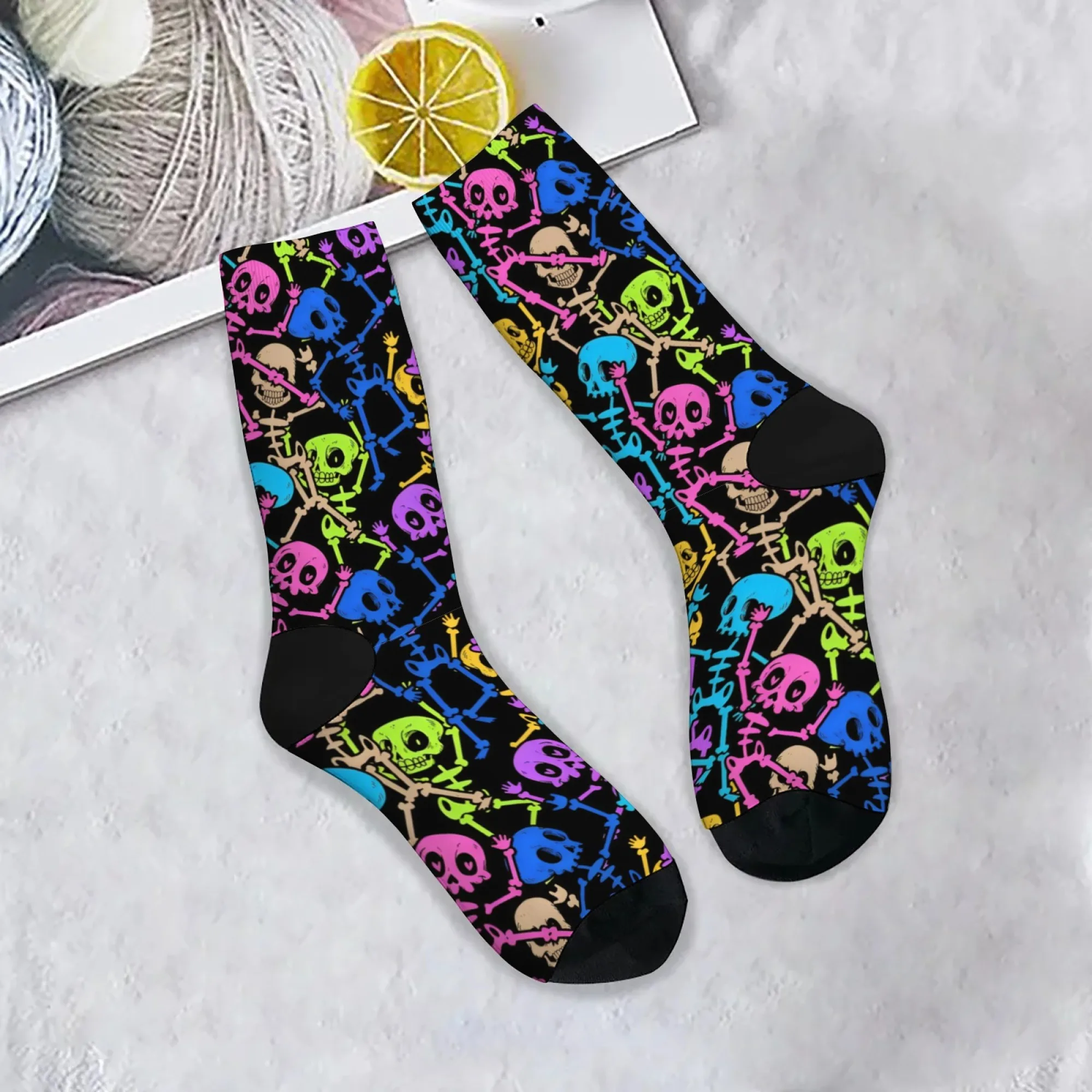 Dunkler Trend Totenkopf Herrensocken Neuheit Harajuku Retro lustige Straße Hip-Hop Crew Socken bequeme atmungsaktive rutschfeste Socken Geschenk
