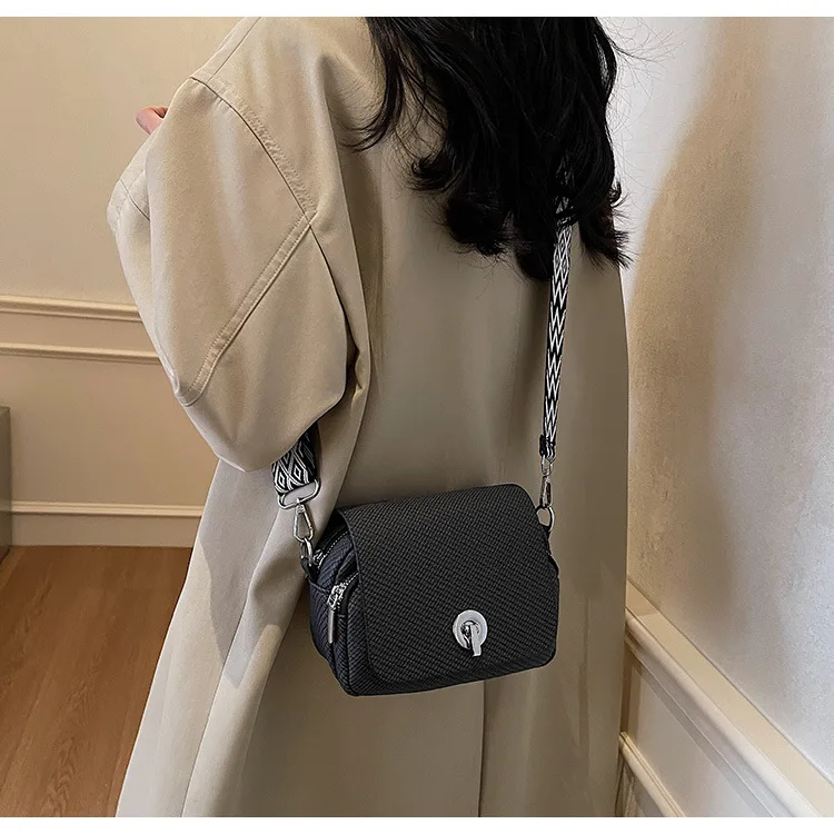 

Женская модная высококачественная повседневная сумка на одно плечо - 2025Новая сумка через плечо с широким ремнем, маленькая квадратная сумка