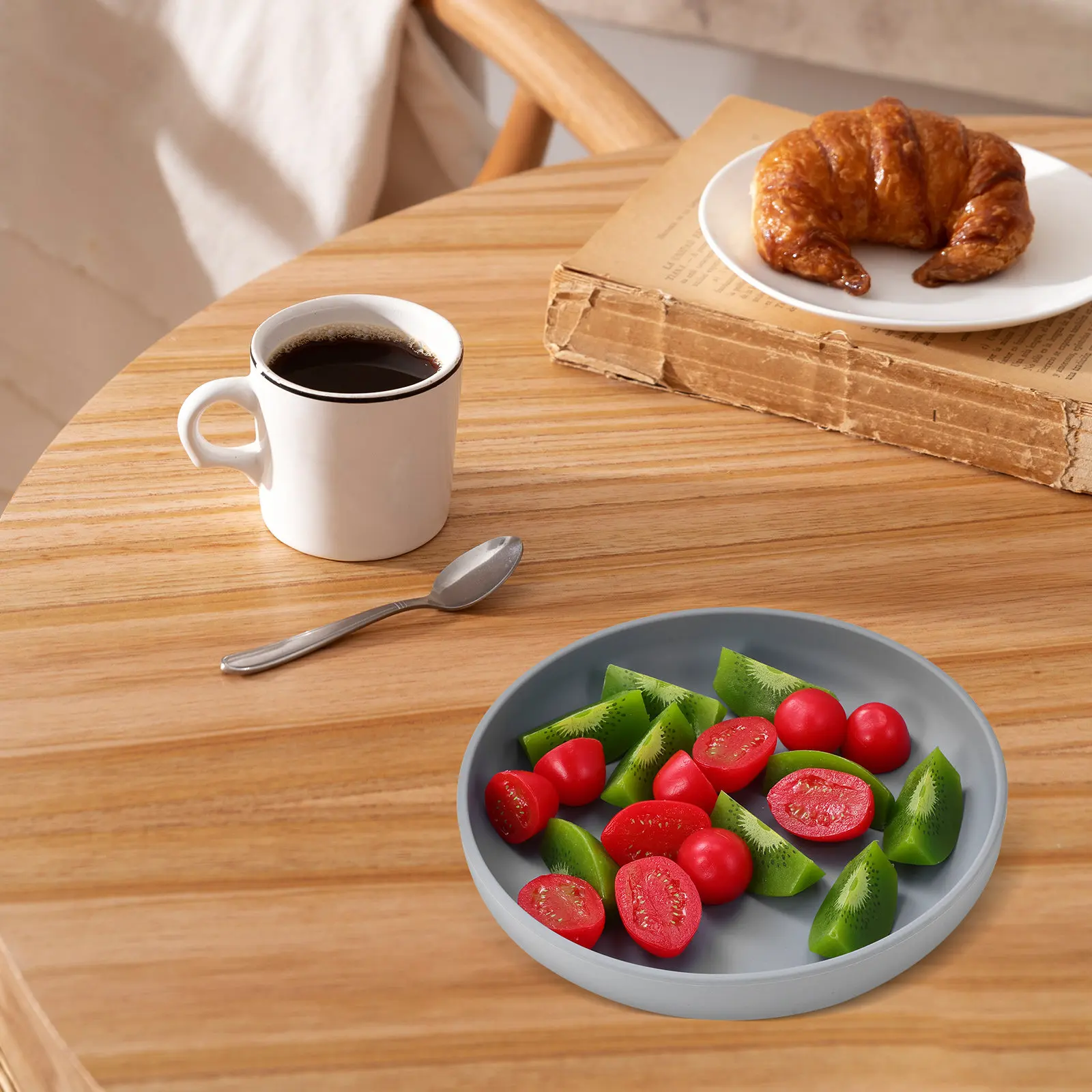 

Набор из 2 силиконовых тарелок с присосками для пожилых и людей с ограниченными возможностями, предотвращающих проливание, с ложкой-совоком