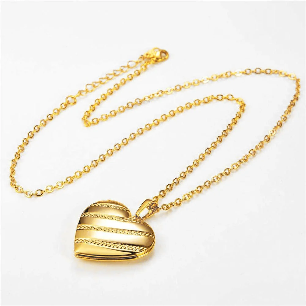 Romantische Liebe Herz Medaillon Anhänger Gold Farbe Edelstahl Foto Rahmen Memorial Halskette für Frauen Mode Schmuck Geschenk 2025