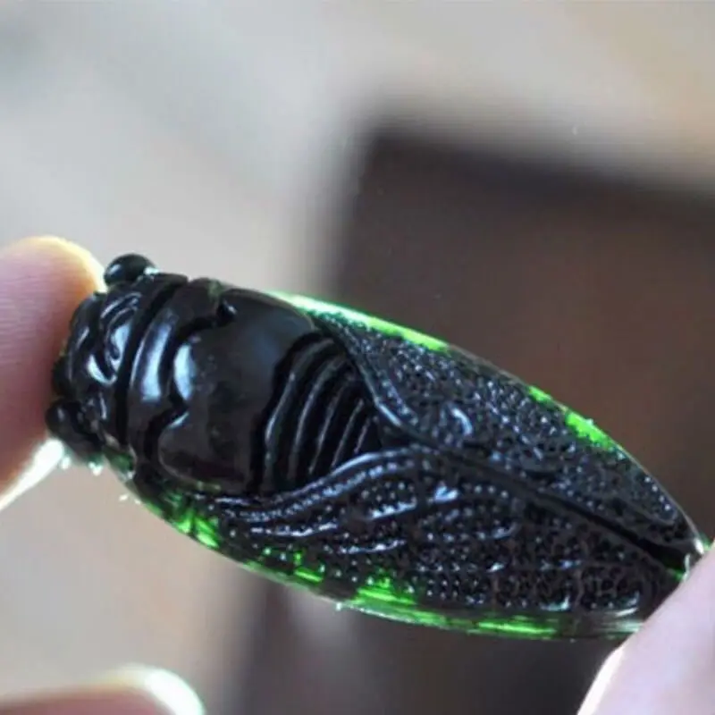 

Natural Nephrite Cute hand-carved golden cicada knowing pendant ornaments Nephrite necklace holiday party gift