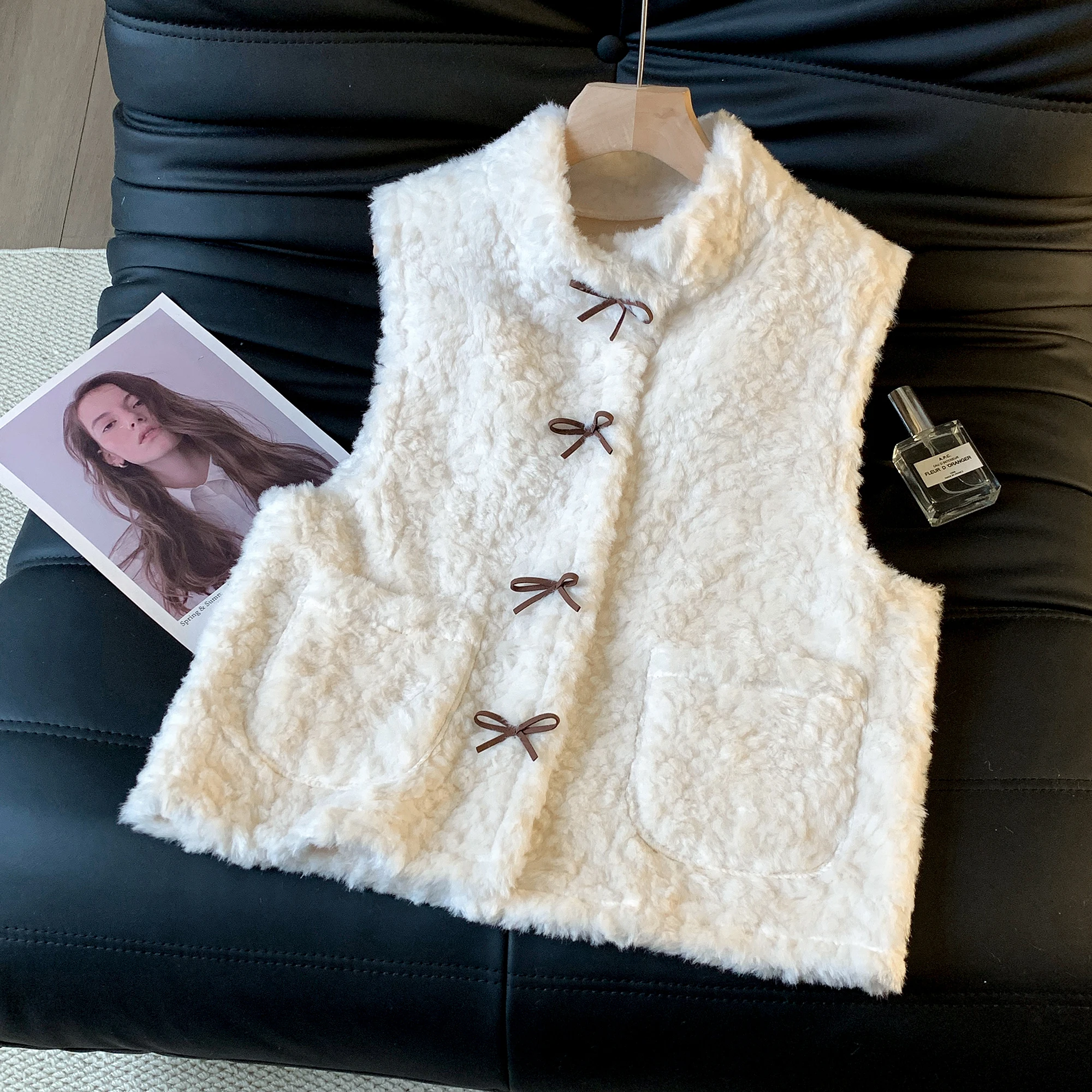 Authentic Winter Loose Women's Faux Fur Vest Outerwear Warm Shoulder Pad Design Cotton Polyester Blend Thickened Casual Coat