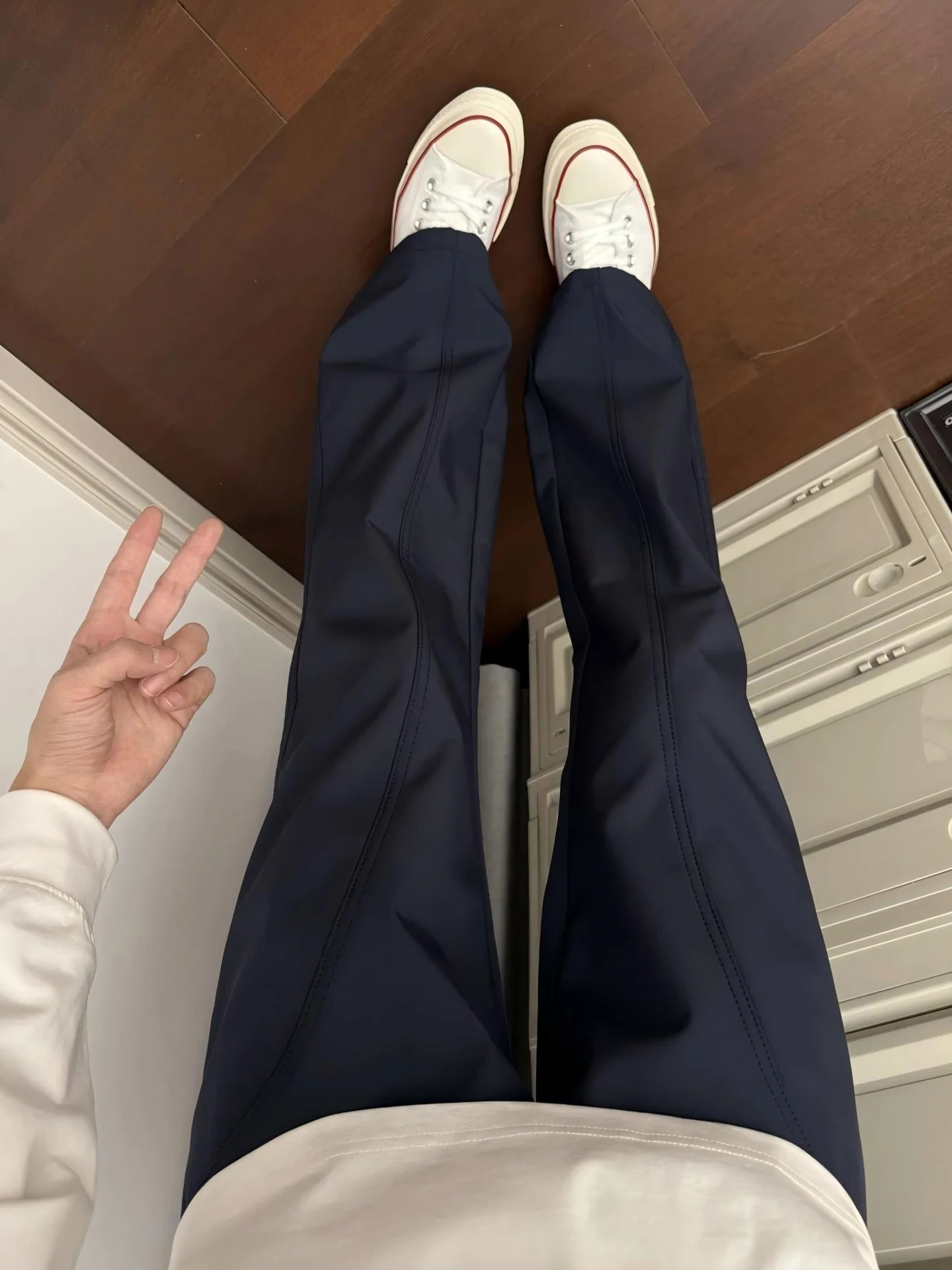 

Водонепроницаемые синие джинсы мужские, прямые, повседневные, осенние, в американском стиле, слегка расклешенные, спортивные, с косым кроем, для отдыха...