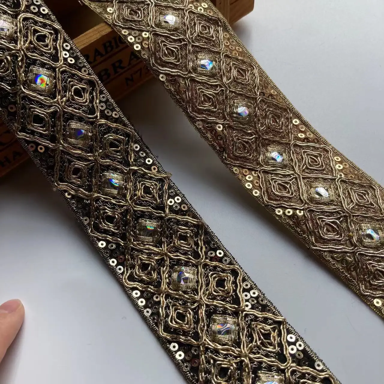 

1 Yard Lace Ribbon Trims Craft 4cm Wide Diamond-Shaped Sequin Glitter Embroidery Ethnic Gold Strand Clothing Accessories Barcode