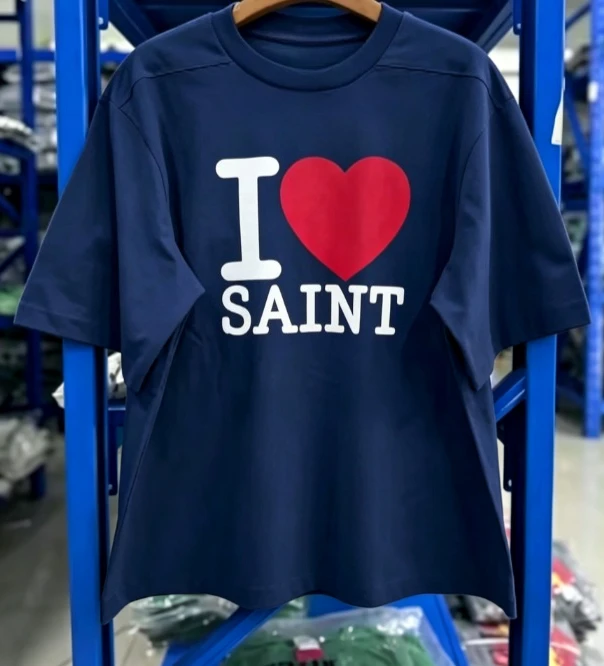 2026 new Heart-shaped slogan pattern for both men and women, retro bold lettering, red heart print short sleeve shirt