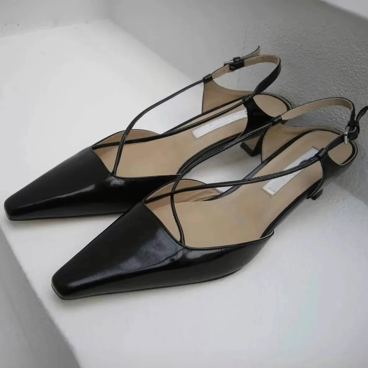 

Pointed Toe Cross-Strap Shallow Low-Heeled Sandals Soft Leather Back Strap Buckle Single High Heels Simple Party Women's Shoes