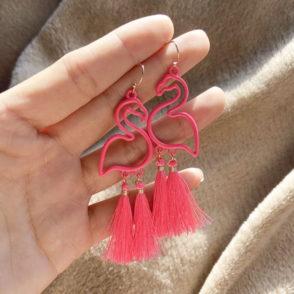 VG 6 YM 2022 New Pink Flamingo Hollow Earrings Handmade Fringed Exaggerated Personality Creative Long Women\'s Tassel Eardrop