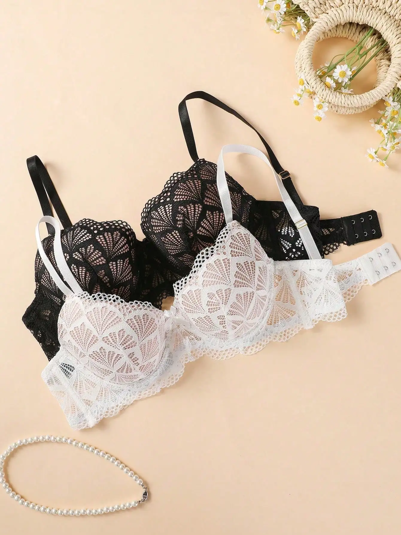 2-Pack Lace Underwire Bra Set for Women - Black and White Floral Pattern
