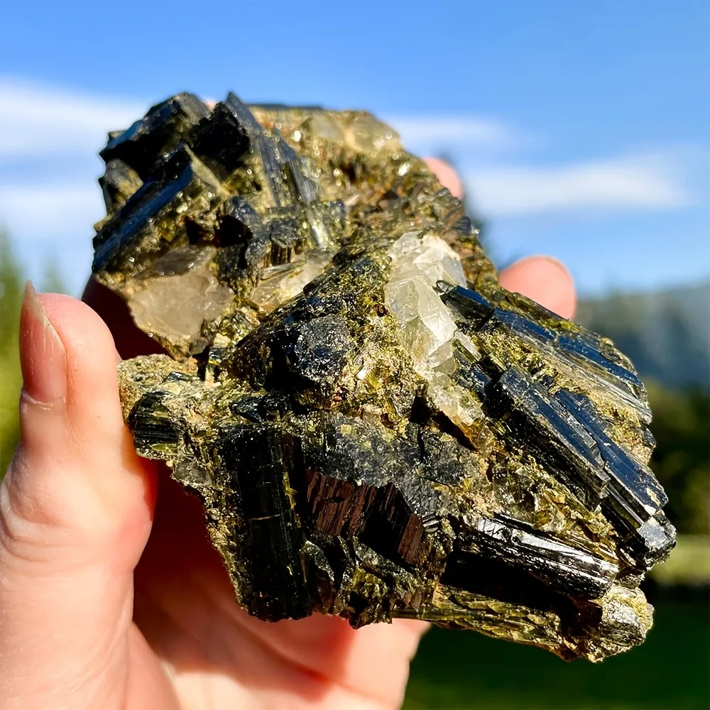 250g Natural Green Tourmaline Specimen Raw Stone Epidote Healing Crystals Clusters Spiritual Mineral Specimen Collect for Deco