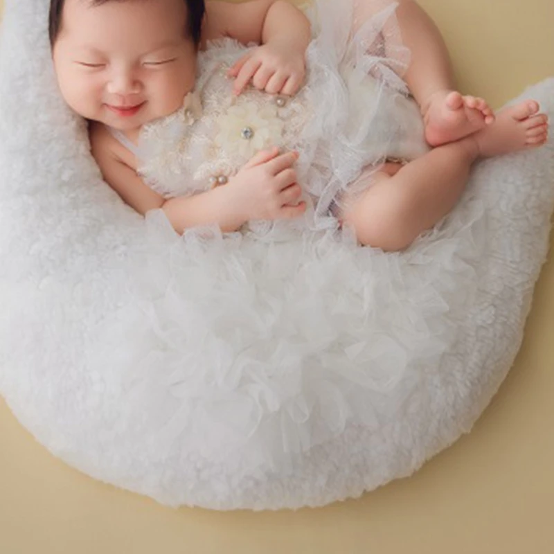 Newborn Baby Photoshoot Props Posing Pillows Swan Shape Cushion Pad for Infant Baby Photography Props Accessories