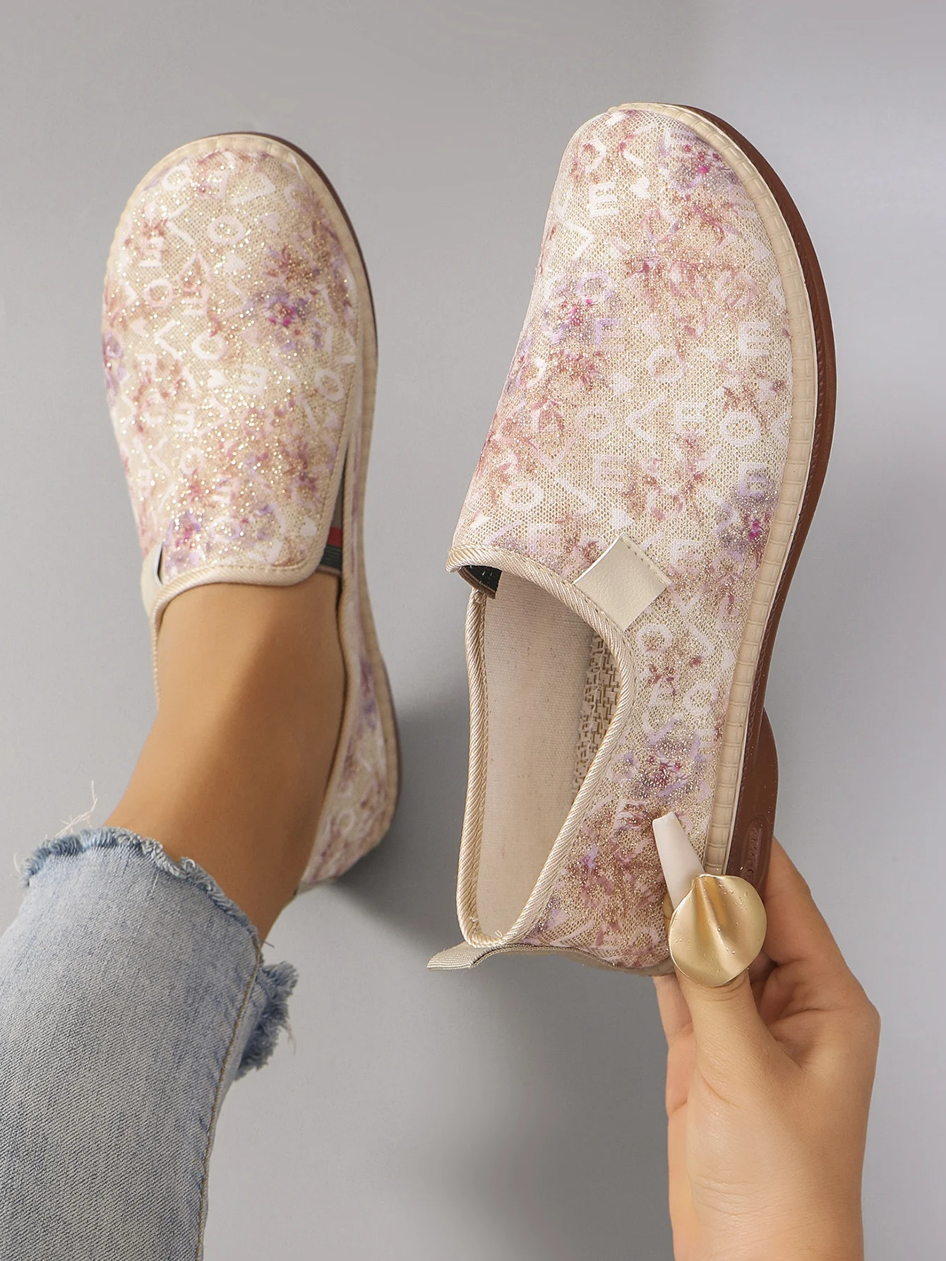 Spring New Women\'s Casual Sports Shoes Comfortable, Breathable, Lightweight, Wear resistant Lazy Shoes, Soft soled Flat Shoes