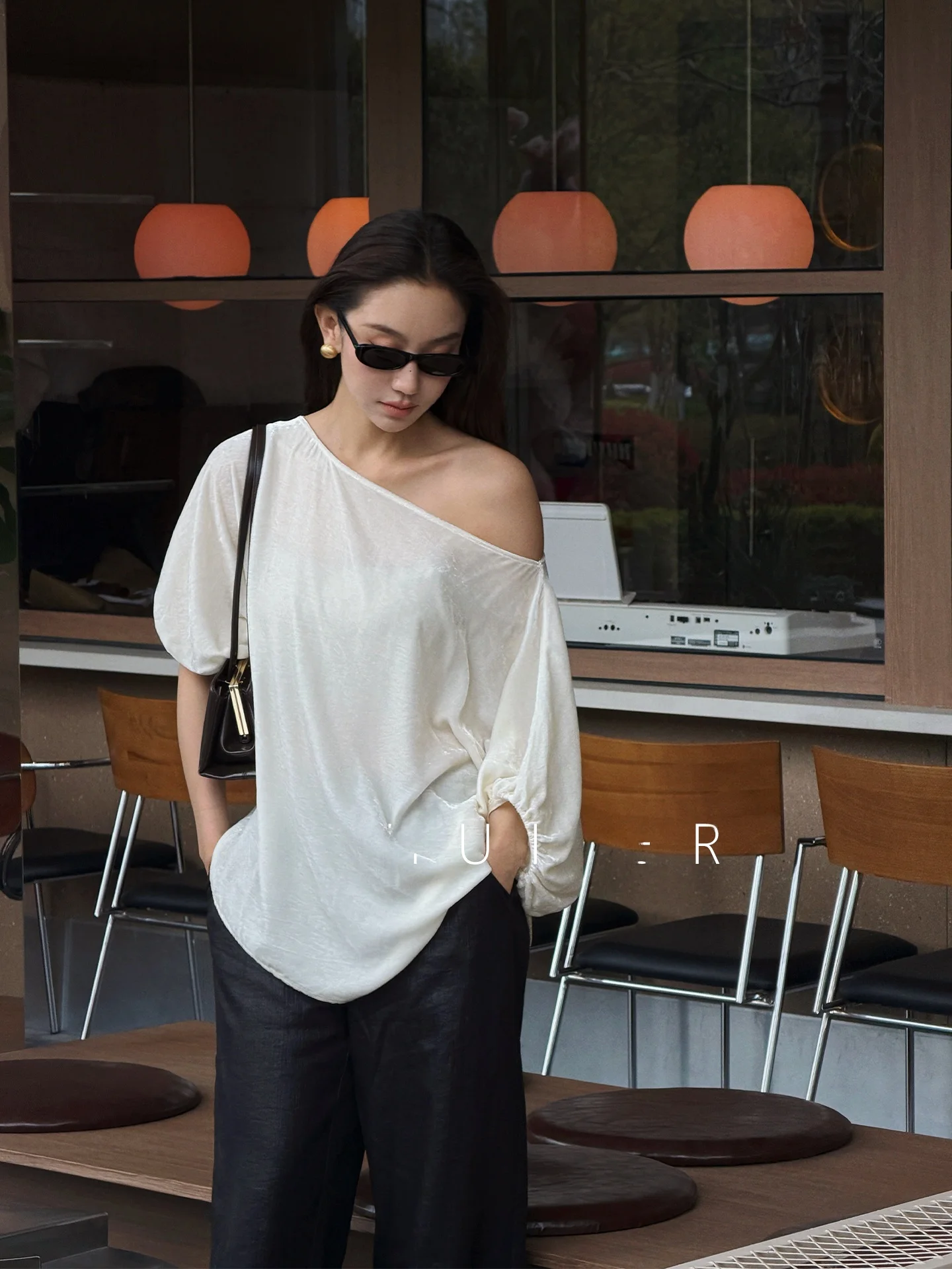 

Женская повседневная футболка LiHuiEr Black Iris из бархата с шелковым покрытием, свободного кроя, с длинным рукавом и круглым вырезом, весна-лето
