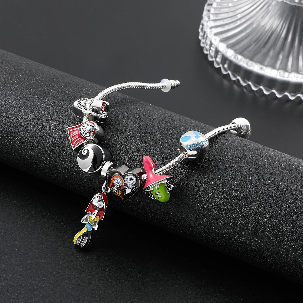 Weihnachts- und Halloween-Armband mit Weihnachtsmann-, Weihnachtsbaum- und Jack-Skellington-Geisteranhängern, Armbänder für Frauen und Männer, Geschenk – Detail 3
