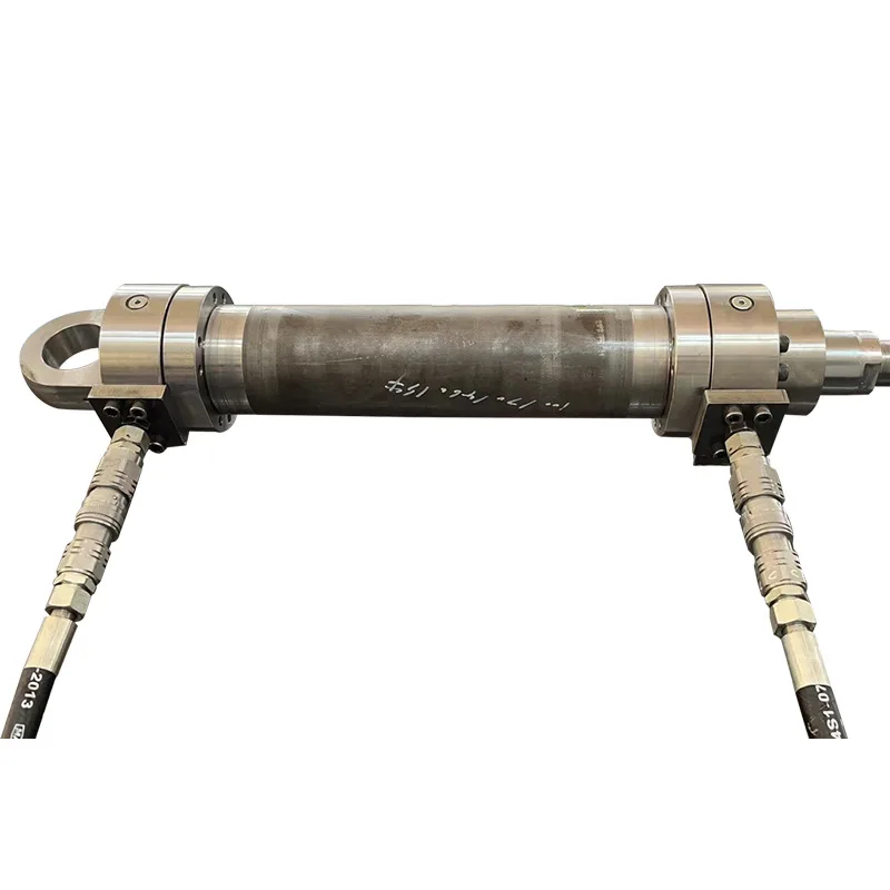 

100/70 - 460 hydraulic cylinder, front and rear bushings mounted, front and rear flanges above oil level